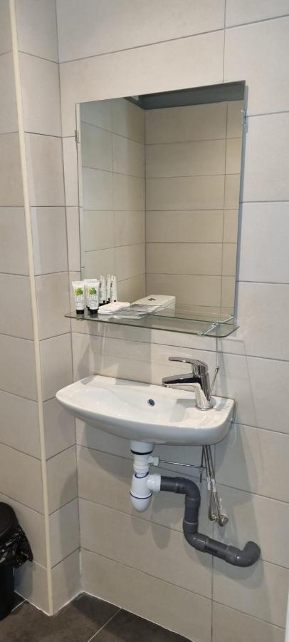 Hôtel Sainte-Barbe Guignes-Rabutin Extérieur photo