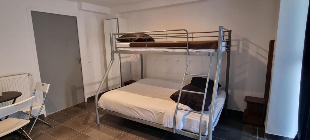 Hôtel Sainte-Barbe Guignes-Rabutin Extérieur photo