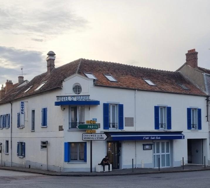 Hôtel Sainte-Barbe Guignes-Rabutin Extérieur photo